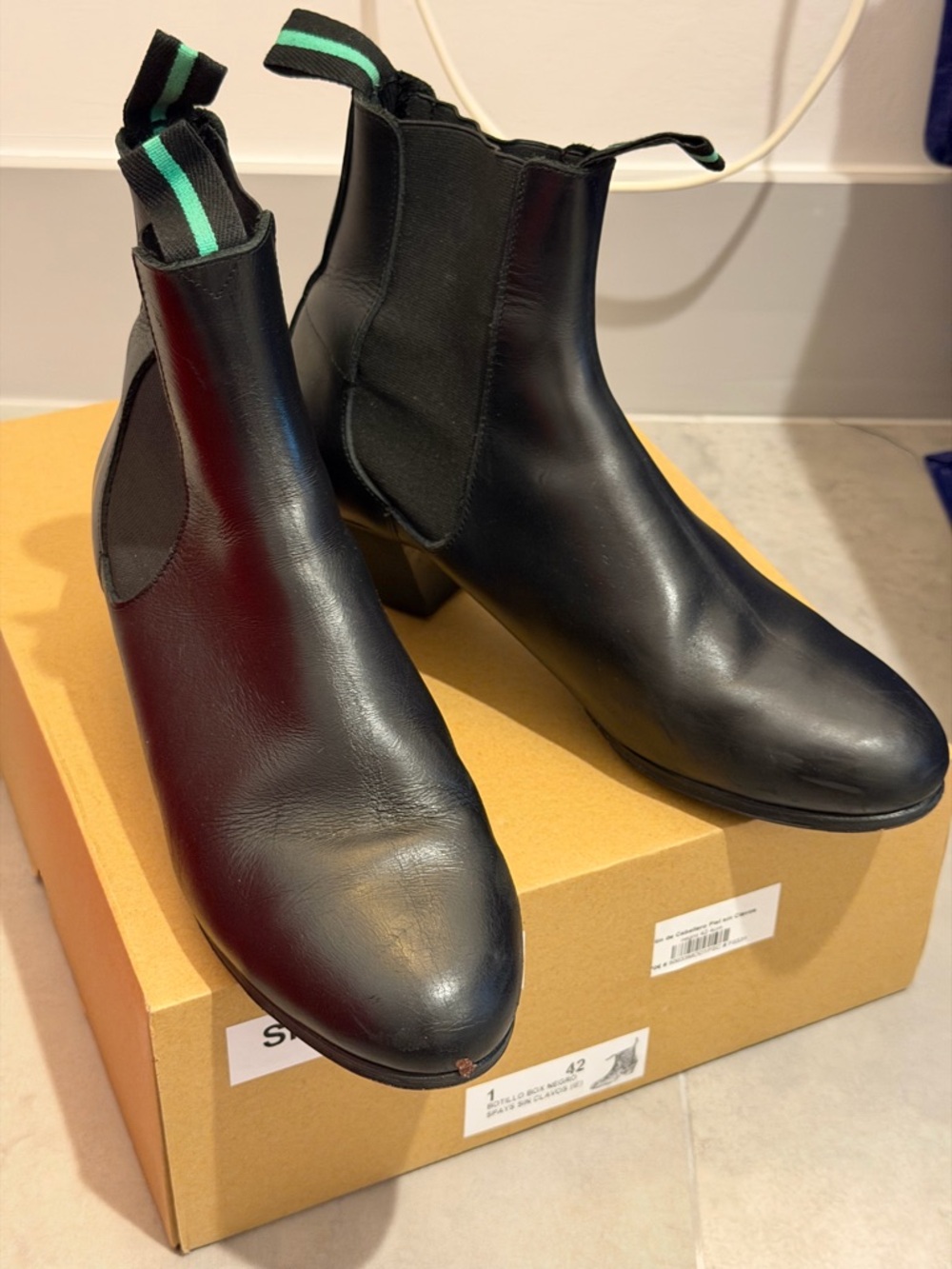 Black Leather Hecht En Espana Flamenco Boots with Green-Trim Pull Tabs